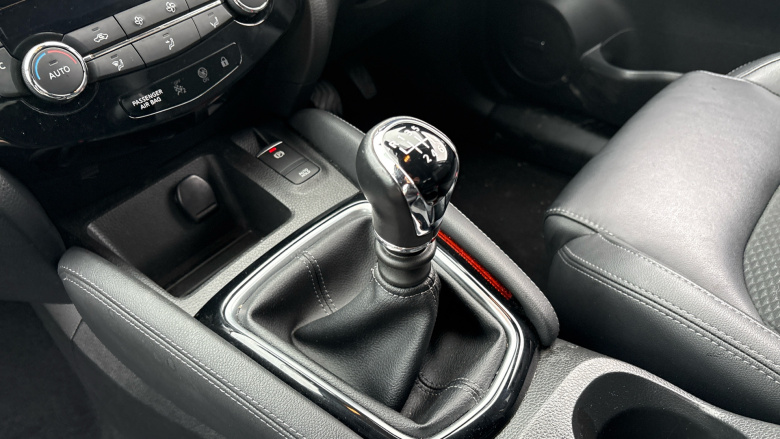 Nissan Qashqai 1.3 DiG-T Tekna 5dr Petrol Hatchback